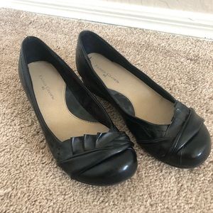 FLIRTY Small Wedge Dress Shoe